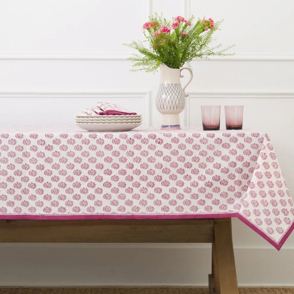 Anika Fuchsia Tablecloth