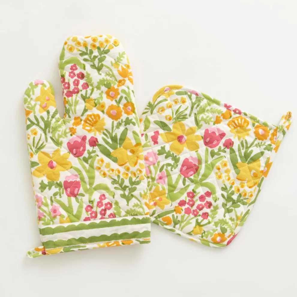 70s Flower Oven Mitt Set