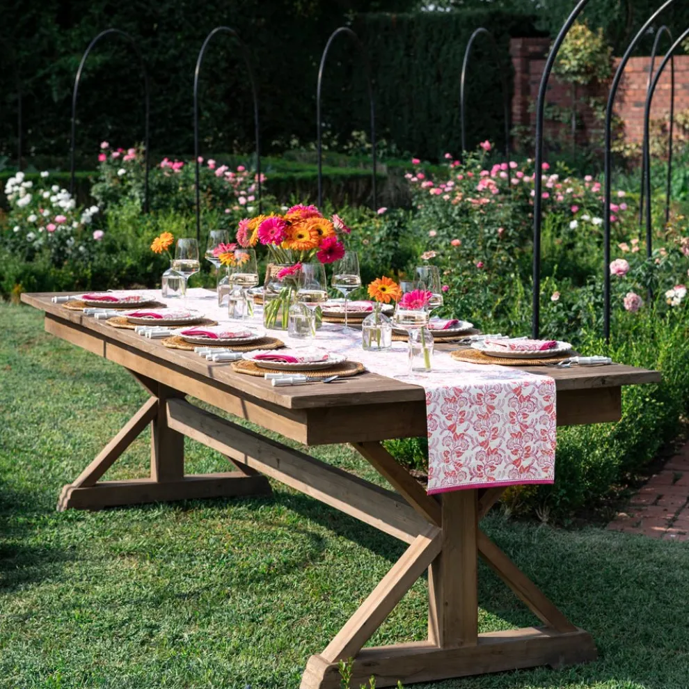 Gardenia Vine Berry Table Runner