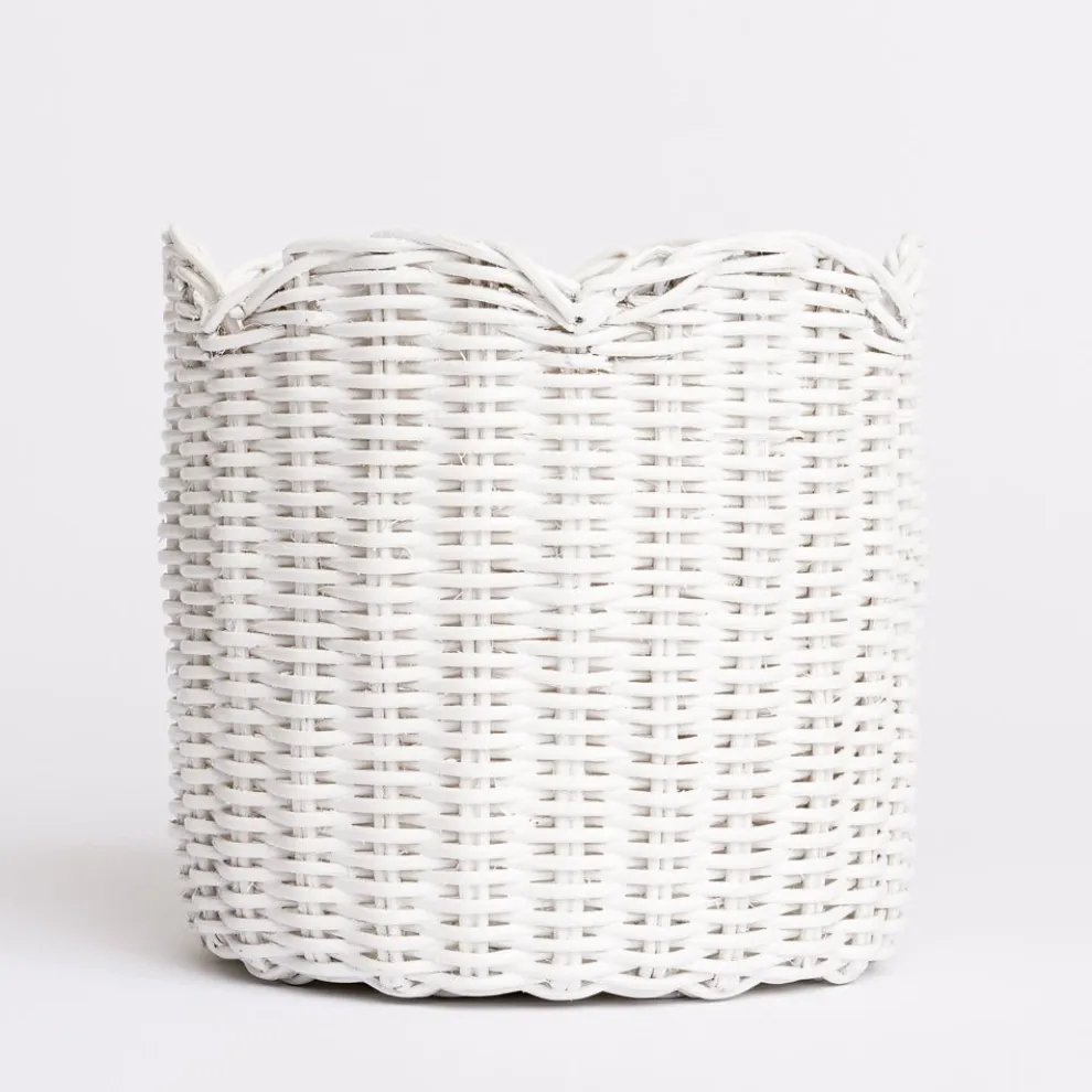 White Wicker Scalloped Container