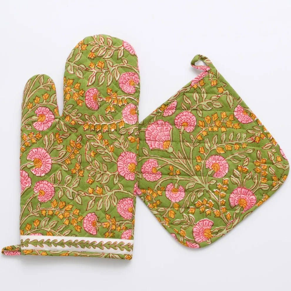 Cactus Flower Fern & Flamingo Oven Mitt Set