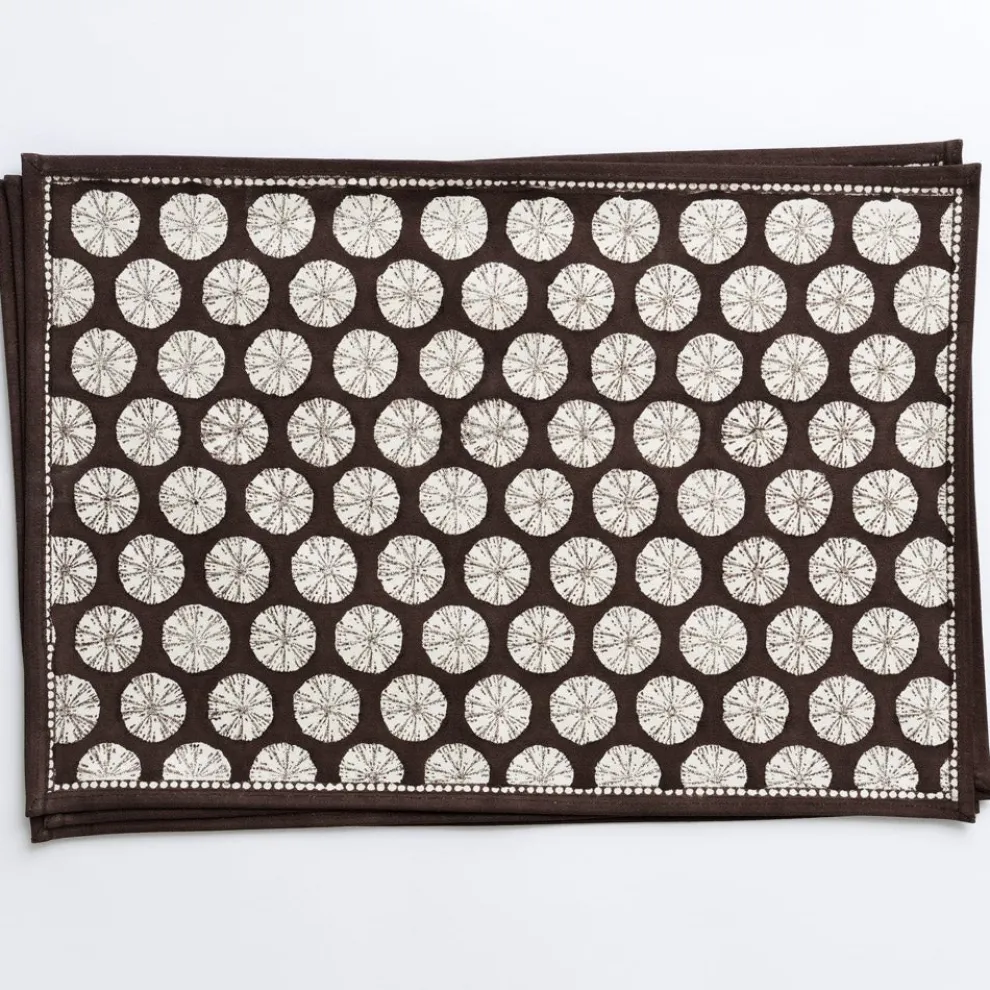 India Hicks Home Sea Biscuit Chocolate Placemats