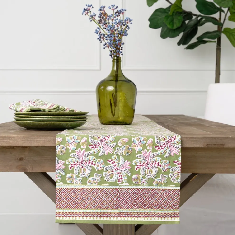 Grecian Palm Fern & Magenta Table Runner